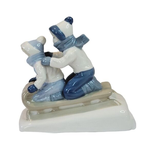 Paul Sebastian Vintage Children On Sled Ride Fine Porcelain Figurine - Picture 6 of 11